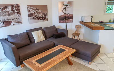 Accommodation:&nbsp;Tavaun A11 200.53