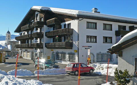 Apt. 13: Property, Building, Town, Neighbourhood, Real Estate, House, Residential Area, Mixed-Use, Winter, Architecture