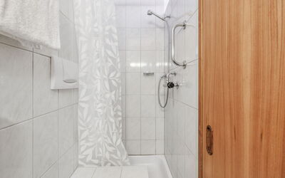 Accommodation:&nbsp;Promenade Apt 216 100.11
