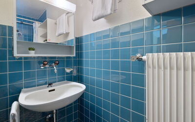 Accommodation:&nbsp;Promenade Apt 416 100.25