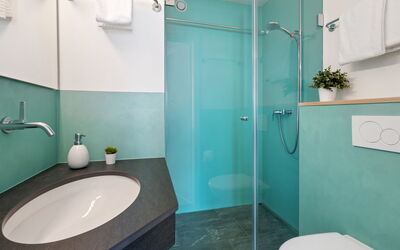 Accommodation:&nbsp;Promenade Apt 110 100.72