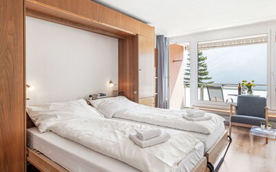 Accommodation:&nbsp;Promenade Apt 110 100.72