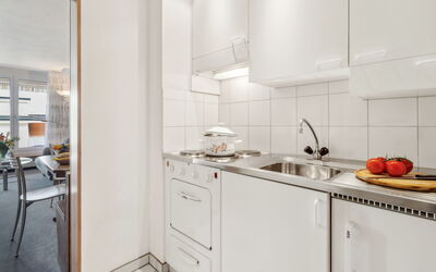 Accommodation:&nbsp;Promenade Apt 004 100.66