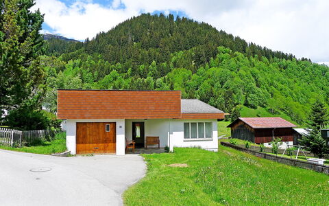 Peisel: Property, House, Natural Landscape, Home, Land Lot, Roof, Cottage, Architecture, Building, Rural Area