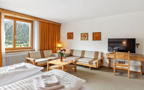 Accommodation:&nbsp;Guardaval Apt 104 200.22