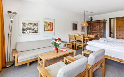 Accommodation:&nbsp;Guardaval Apt 305 200.9