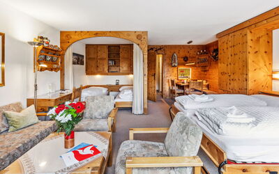 Accommodation:&nbsp;Guardaval Apt 508 200.33