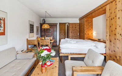 Accommodation:&nbsp;Guardaval Apt 305 200.9