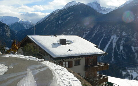 Eva 304: Mountain, Mountainous Landforms, Snow, Mountain Range, Roof, Hill Station, Alps, Winter, Ridge, Geological Phenomenon