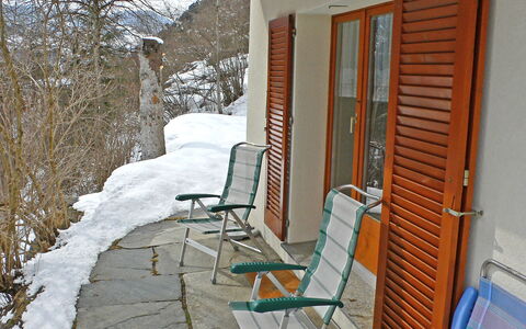 Deli: Snow, Property, Winter, Home, Handrail, Wall, Real Estate, House, Building, Backyard