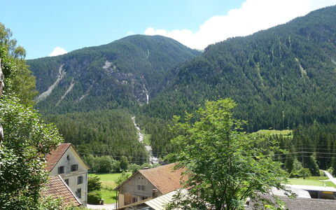 Deli: Mountainous Landforms, Hill Station, Mountain, Mountain Village, Property, Highland, Mountain Range, Wilderness, Roof, Biome