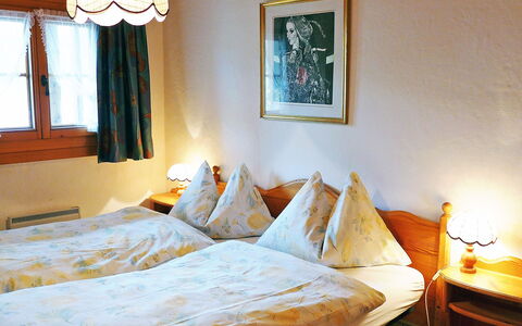 Utoring Plaz 030: Bedroom, Bed, Room, Furniture, Property, Bed Sheet, Bed Frame, Interior Design, Bedding, Wall