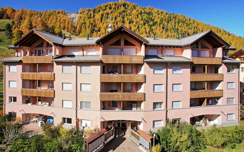 St. Moritz 116: Sky, Building, Daytime, Property, Window, Plant, Vegetation, Urban Design, Tree, Condominium