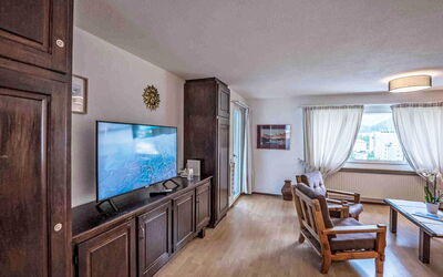 Accommodation:&nbsp;Chesa Ova Cotschna 606 310.5