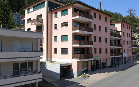 St. Moritz 875: Building, Window, Sky, Plant, Tree, Urban Design, Tower Block, Condominium, Neighbourhood, Residential Area