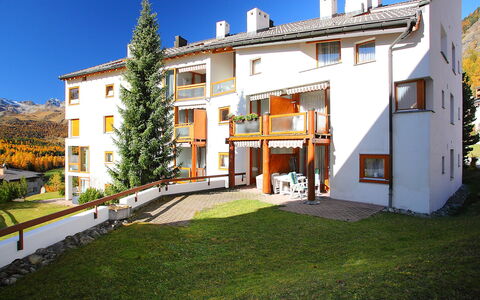 Pontresina 170: Sky, Plant, Building, Property, Window, Tree, Urban Design, Architecture, House, Neighbourhood