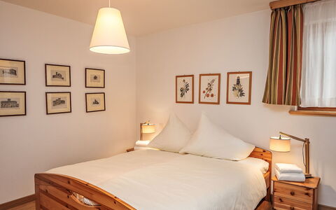 Silvaplana-Surlej 30: Furniture, Bed, Interior Design, Bedroom, Wall, Floor, Bedding, Flooring, Bed Sheet, Wood