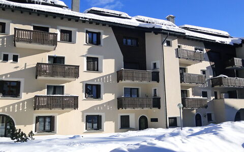 Silvaplana-Surlej 200: Building, Snow, Property, Window, Sky, Blue, House, Urban Design, Neighbourhood, Freezing