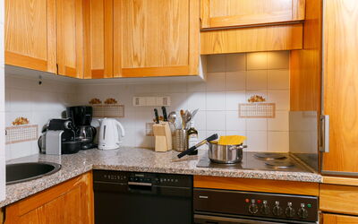 Accommodation:&nbsp;Apt.17 200.37