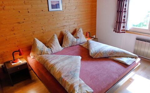 Untertal: Bedroom, Bed, Furniture, Room, Property, Bed Sheet, Bed Frame, Bedding, Wall, Mattress