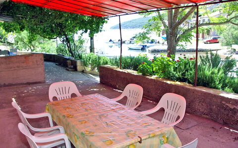 Korčula Vela Luka 800: Property, Building, Real Estate, Room, Resort, Vacation, House, Cottage, Outdoor Table, Table