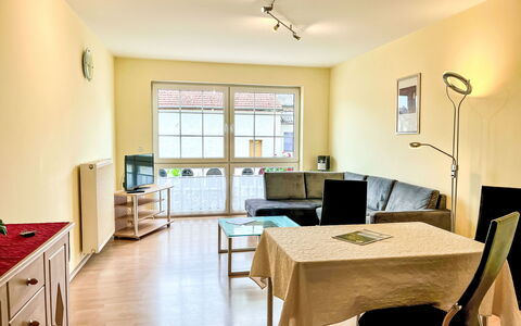 Zum Trichter: Table, Furniture, Property, Window, Chair, Cabinetry, Wood, Drawer, Interior Design, Lighting