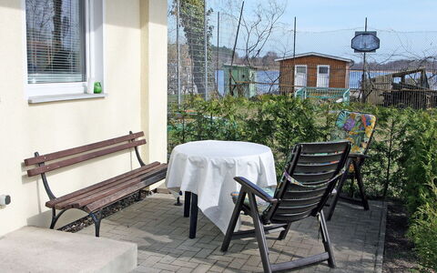 Goetheallee: Property, Furniture, Table, Real Estate, House, Residential Area, Room, Home, Chair, Patio