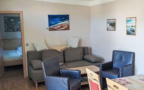 Goetheallee: Furniture, Interior Design, Flooring, Floor, Wood, Room, Living Room, Picture Frame, Apartment, Lighting