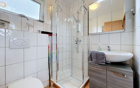 Goetheallee: Plumbing Fixture, Interior Design, Flooring, Bathroom, Floor, Sink, Plumbing, Tap, Bathroom Sink, Room