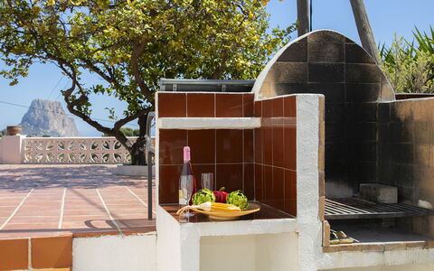 Cecile: Property, Furniture, Comfort, Wood, Table, Television, Flooring, Interior Design, Floor, Architecture
