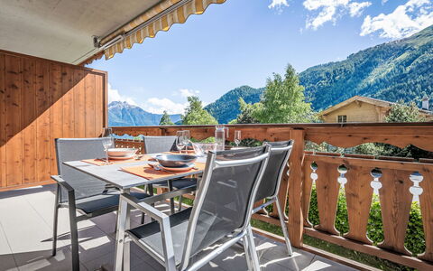 Ovronnaz 700: Mountain, Mountain Range, Hill Station, Valley, Alps, Ridge, Balcony, Mountain Village, Massif, Larch