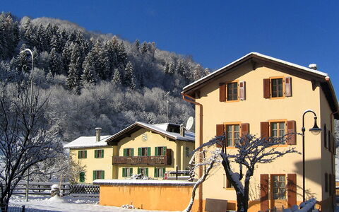 Villa Roduit: Sky, Building, Window, Property, Mountain, Snow, World, Cloud, House, Slope