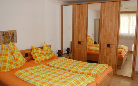 Krechen Alm: Bedroom, Bed, Furniture, Bed Sheet, Room, Bedding, Mattress, Property, Bed Frame, Floor