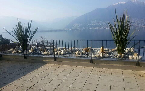 Top Lakeview: Sky, Water, Mountain, Body Of Water, Biome, Urban Design, Fence, Horizon, Leisure, Landscape