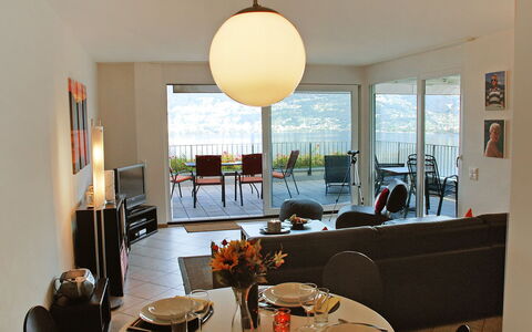 Top Lakeview: Room, Dining Room, Interior Design, Yellow, Property, Furniture, Table, Building, Restaurant, Home