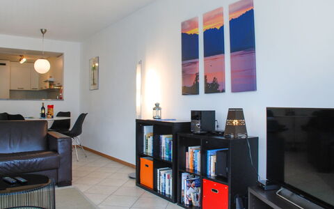 Top Lakeview: Furniture, Living Room, Picture Frame, Shelving, Comfort, Home Appliance, Television, Computer Desk, Lamp, Floor