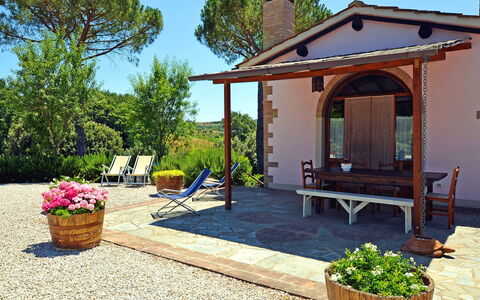 Il Vallone: Property, House, Building, Real Estate, Home, Pergola, Backyard, Yard, Patio, Cottage