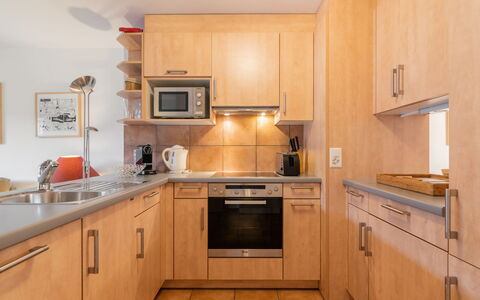 Vasco de Gama B8 R: Brown, Countertop, Cabinetry, Kitchen Sink, Property, Sink, Furniture, Tap, Building, Kitchen Appliance