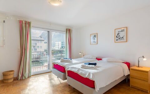 Vasco de Gama B8 R: Property, Furniture, Building, Comfort, Window, Wood, Bed Frame, Floor, Flooring