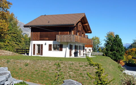 Arche: Property, House, Home, Cottage, Real Estate, Estate, Building, Sky, Architecture, Farmhouse