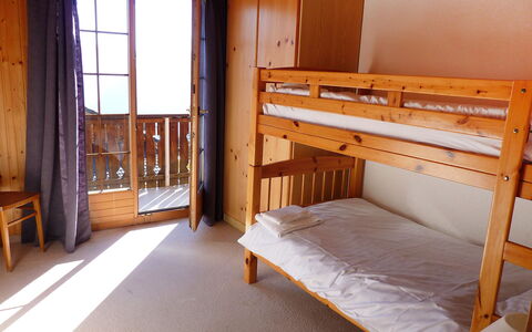 Arche: Bed, Furniture, Room, Bedroom, Bed Frame, Bunk Bed, Property, Hostel, House, Floor