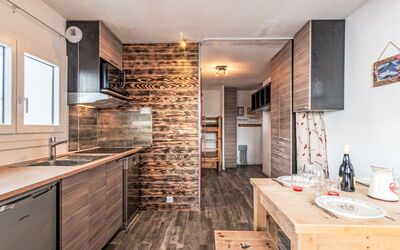 Plein Soleil (Val Claret) 280.9: Wood, Wood Stain, Hardwood, Kitchen, Plank, Countertop, Wood Flooring, Lumber, Cabinetry, Log Cabin