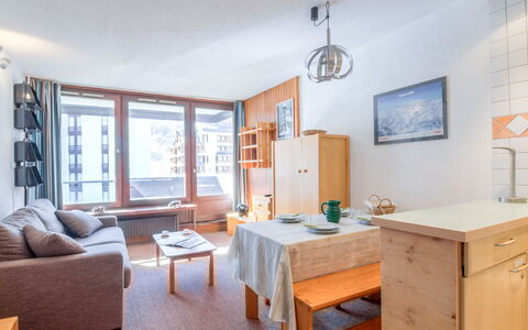 Tignes 290: Property, Room, Furniture, Building, Interior Design, House, Real Estate, Ceiling, Home, Table