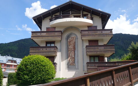 Saint Gervais 475: Cloud, Sky, Property, Architecture, Building, Tree, Plant, Real Estate, Facade, Wood