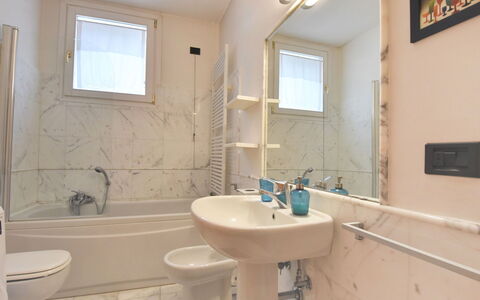 Venezia Giudecca 830: Mirror, Tap, Plumbing Fixture, Sink, Bathroom Sink, Property, Bathroom, Purple, Interior Design, Lighting