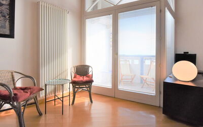 Accommodation:&nbsp;Iris 830.1