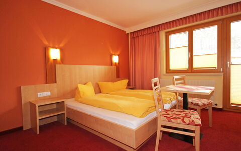 Sölden 100: Furniture, Bed, Bedroom, Room, Ceiling, Bed Sheet, Interior Design, Property, Bedding, Bed Frame