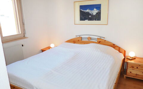 Hauts de Morthey No 33: Bedroom, Bed, Furniture, Room, Property, Bed Frame, Bed Sheet, Mattress, Floor, Wall