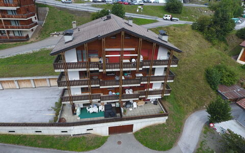 Hauts de Morthey No 33: Building, Plant, Property, Window, Infrastructure, Urban Design, Land Lot, Public Space, Landscape, Residential Area