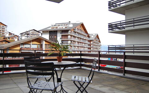 Zanfleuron A1: Building, Property, Architecture, Apartment, Room, Condominium, Furniture, Balcony, House, Real Estate